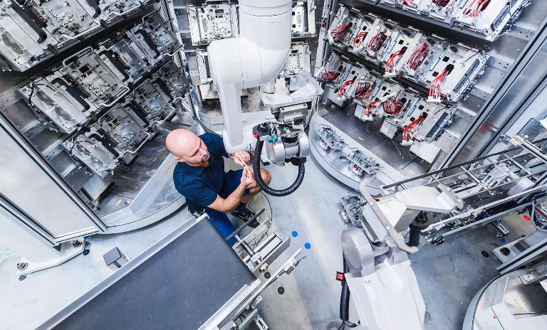Lights-out manufacturing, fully autonomous production, high-tech factory