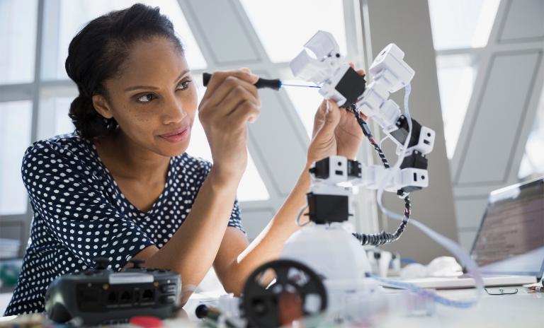 Artificial intelligence and humans will team up to promote a company’s success. To achieve this human leadership and a good corporate strategy is needed more than ever.