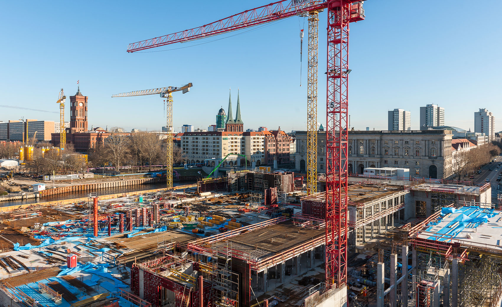 Global crises burdening the construction industry | Roland Berger