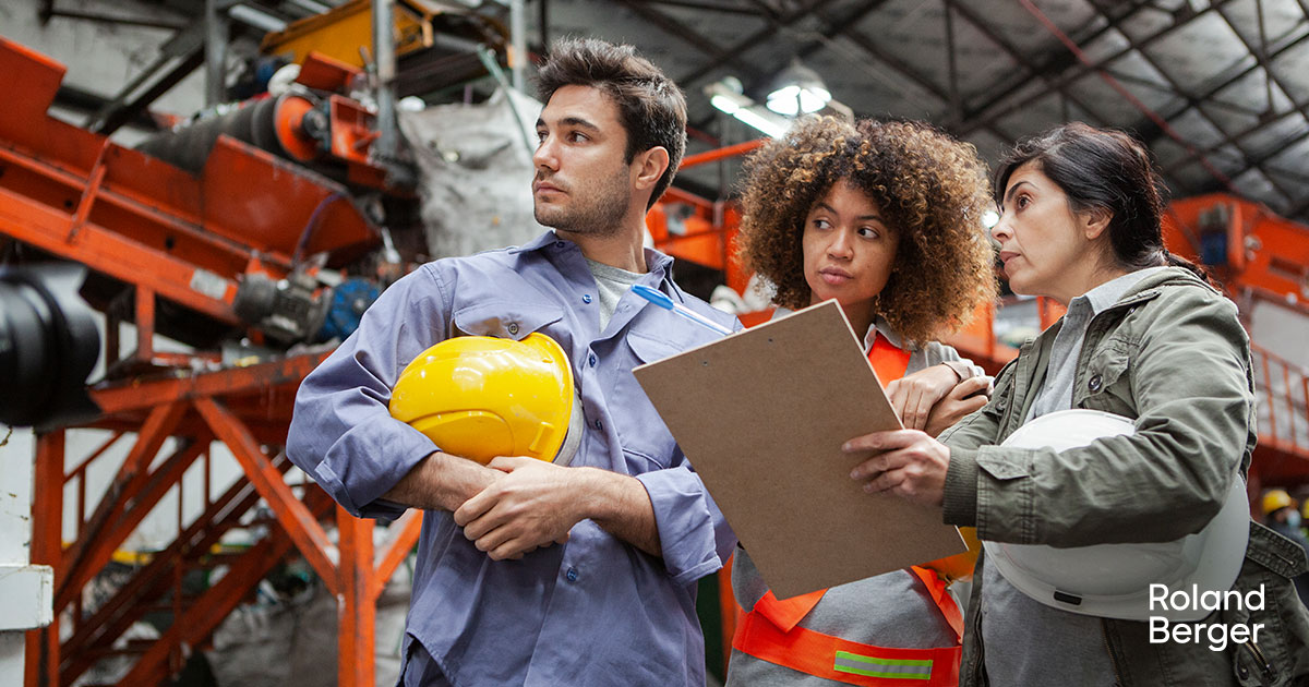 Tackling labor scarcity in the manufacturing industry | Roland Berger