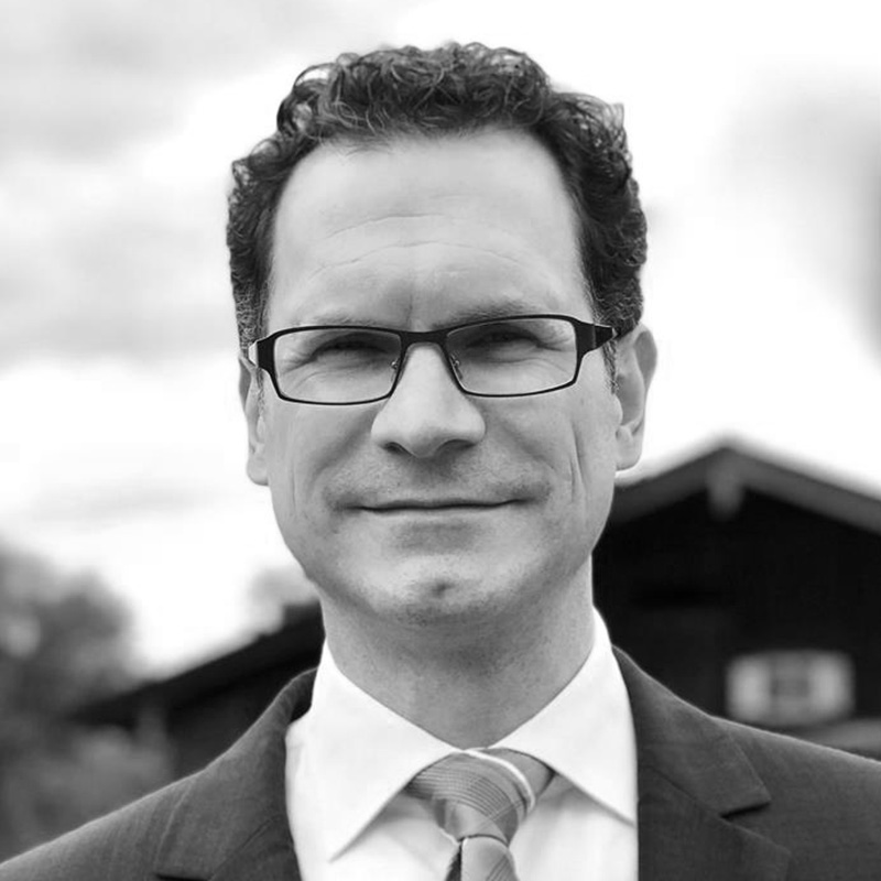 Portrait of Oliver Bischof